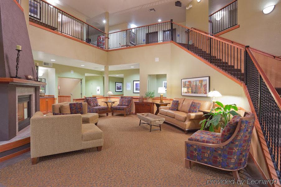 Holiday Inn Express Hotel & Suites Arcata/Eureka-Airport Area By Ihg McKinleyville Beltér fotó
